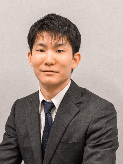保高　哲人